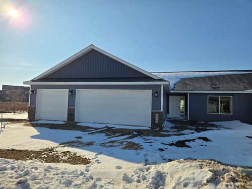 916 Katelyn Cir, Montgomery, MN, 56069-4491 | Card Image
