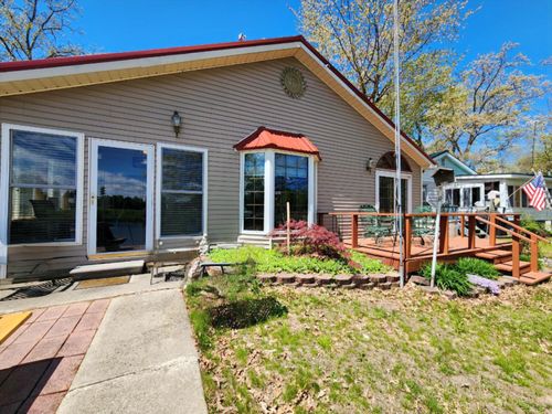 781 Bluegill Lake Rd, Harrison, MI, 48625-8742 | Card Image
