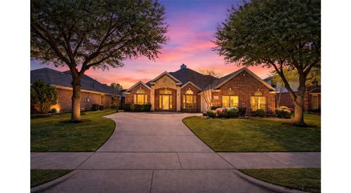 2839 Kate Ln, Grand Prairie, TX, 75052-8540 | Card Image