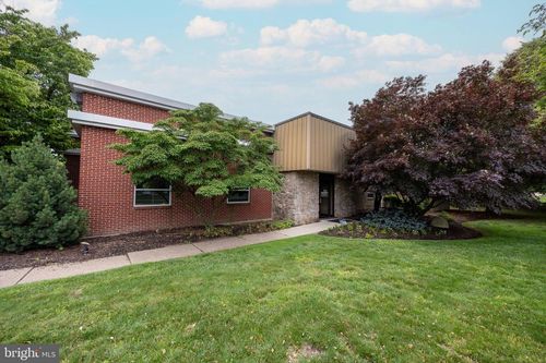 99 Newbold Rd, FAIRLESS HILLS, PA, 19030-4307 | Card Image