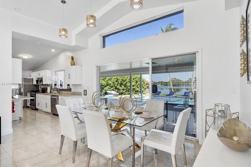 0-2541 Ne 195th St, Miami, FL, 33180-2211 | Card Image