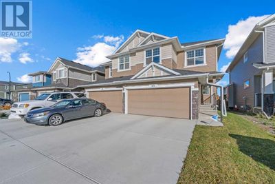 256 Willow Crnrs, Home with 3 bedrooms, 3 bathrooms and 4 parking in Cochrane AB | Image 2