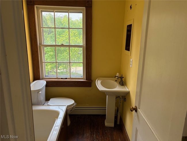 Bathroom with jetted tub | Image 25