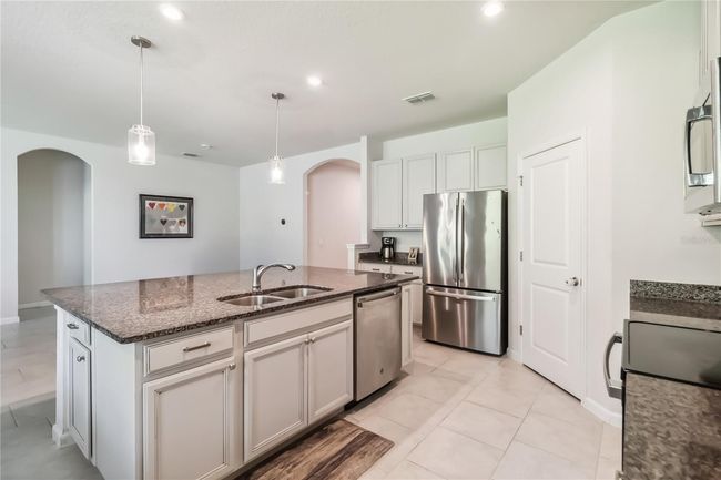 3142 Hill Point St, House other with 4 bedrooms, 2 bathrooms and null parking in Minneola FL | Image 7