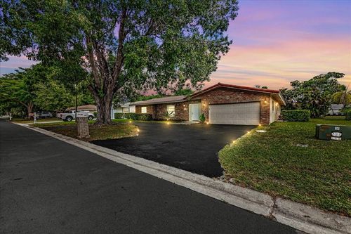 8695 Nw 28th Dr, Coral Springs, FL, 33065-5368 | Card Image
