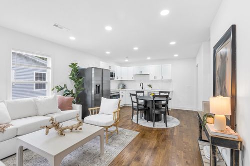 1104 Howell St, Hopkinsville, KY, 42240-3224 | Card Image