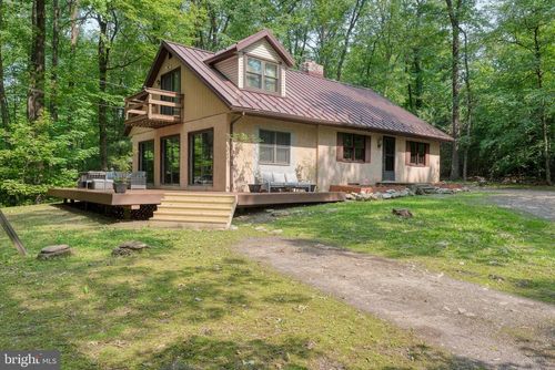 6140 Four Point Rd, BETHEL, PA, 19507-9676 | Card Image