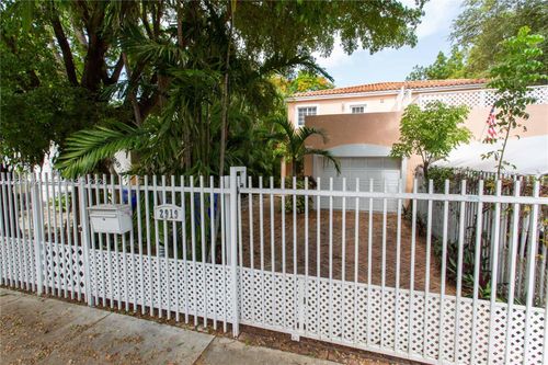 2919 Virginia St, Miami, FL, 33133-3619 | Card Image