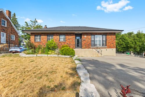1302 Dobbin Ave, Peterborough, ON, K9J6A8 | Card Image