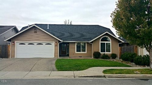 1574 Sw Yucca Dr, Grants Pass, OR, 97527-6435 | Card Image