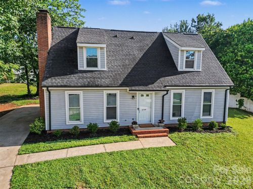 6739 Old Meadow Rd, Charlotte, NC, 28227-3315 | Card Image