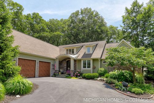 327 S Lakeshore Dr, Holland, MI, 49424-2220 | Card Image