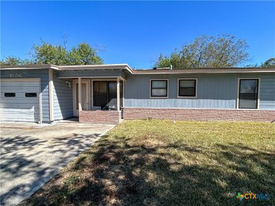 1606 Sam Houston, House other with 3 bedrooms, 1 bathrooms and null parking in Victoria TX | Image 1