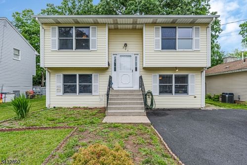 225 Charlotte Ave, South Bound Brook, NJ, 08880-1207 | Card Image
