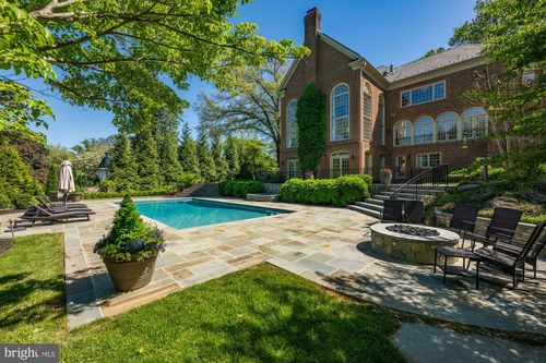 1101 Dogwood Dr, MCLEAN, VA, 22101-2218 | Card Image