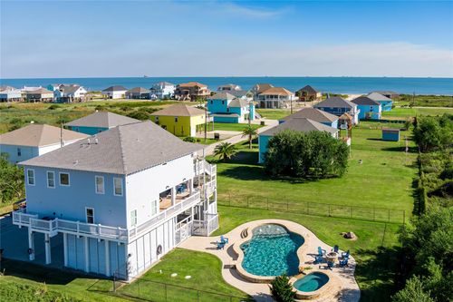 909 Helen Blvd, Crystal Beach, TX, 77650 | Card Image