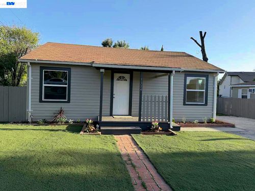 1324 Trenary Way, Modesto, CA, 95354-4269 | Card Image