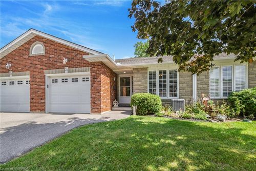 21-53 Beverly St E, Saint George, ON, N0E1N0 | Card Image