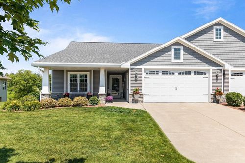 504 Mapleleaf Court, Manitowoc, WI, 54220 | Card Image