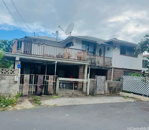 902 Self Ln, Honolulu, HI, 96819-4073 | Card Image