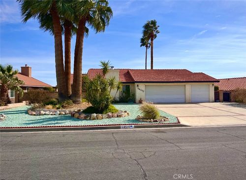 64577 Pinehurst Cir, Desert Hot Springs, CA, 92240-1345 | Card Image