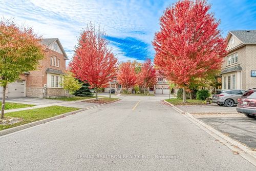 7 Grand Oak Dr, Richmond Hill, ON, L4E4E8 | Card Image