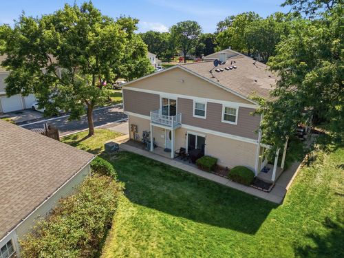 1323-1323 Braver Ct, Wheeling, IL, 60090-2205 | Card Image