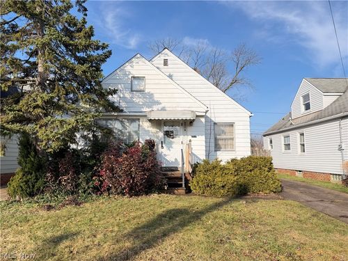 6526 Westminster Dr, Parma, OH, 44129-5321 | Card Image