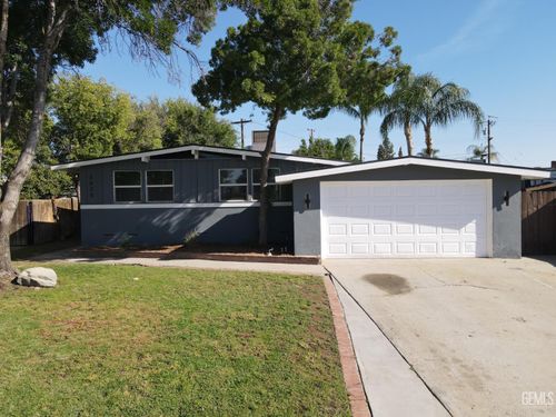 3025 Peerless Ave, Bakersfield, CA, 93308-1540 | Card Image