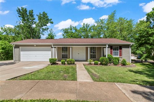 6995 Candlewick Way, Florissant, MO, 63033-5100 | Card Image