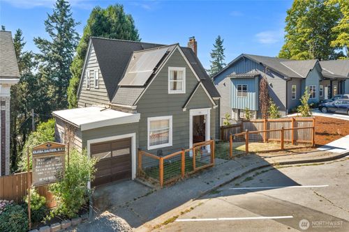 105 N 5th St, Mount Vernon, WA, 98273-3301 | Card Image