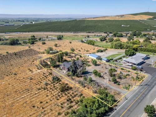 1381 W Riverside Ave, Sunnyside, WA, 98944-9024 | Card Image