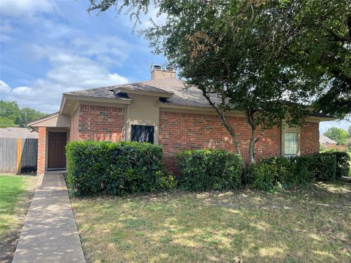 1754 Carrington Dr, Glenn Heights, TX, 75154-8620 | Card Image