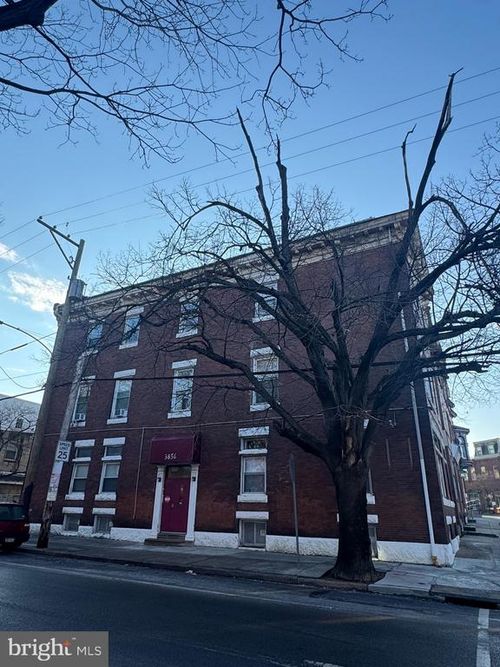 439 N 39th St, PHILADELPHIA, PA, 19104-4611 | Card Image