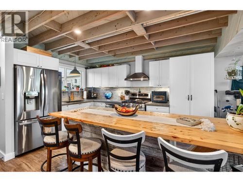 4-170 Davie Rd, Kelowna, BC, V1X3Y7 | Card Image