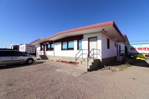 666 15 St Sw, Medicine Hat, AB, T1A4W3 | Card Image