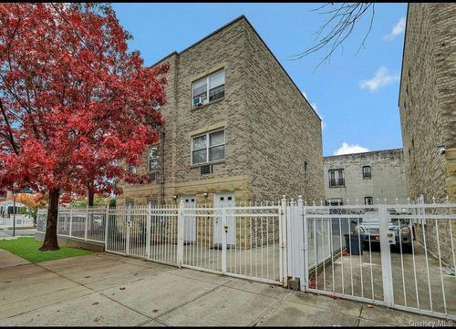 3fl-747 Essex Street Street, New York, NY, 11208 | Card Image