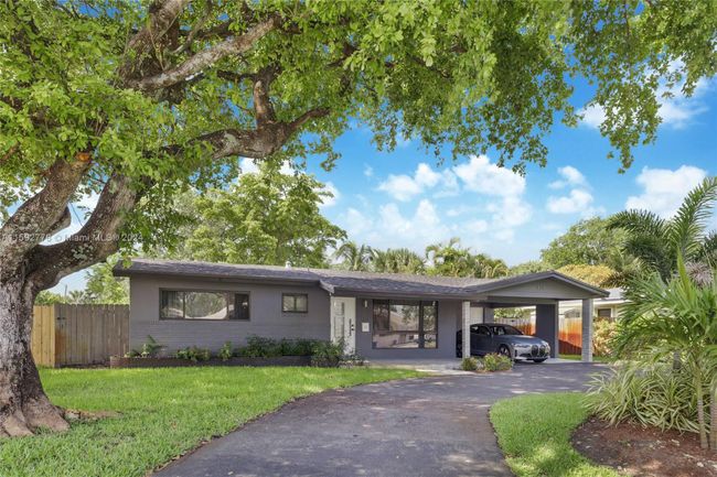 400 Nw 30th Ct, House other with 4 bedrooms, 2 bathrooms and null parking in Wilton Manors FL | Image 1