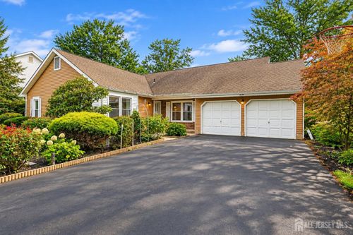 20 Franklin Dr, Plainsboro, NJ, 08536-2303 | Card Image