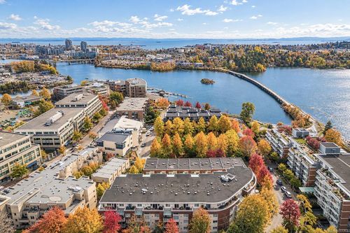 403-380 Waterfront Cres, Victoria, BC, V8T5K3 | Card Image