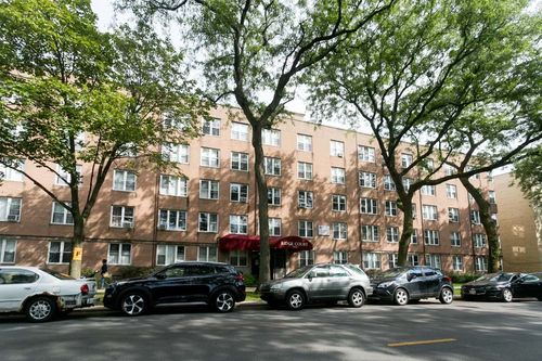 201-7333 N Ridge Blvd, Chicago, IL, 60645-7000 | Card Image