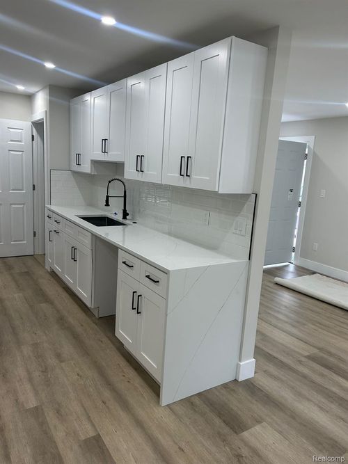 11394 Asbury Park, Detroit, MI, 48227-1049 | Card Image