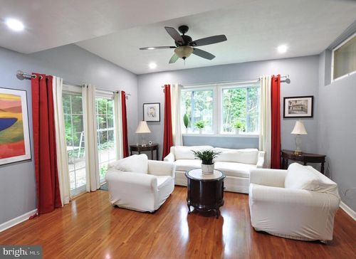 2212 Mcauliffe Dr, ROCKVILLE, MD, 20851-1548 | Card Image