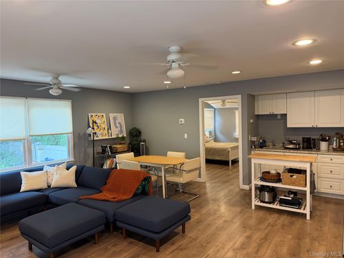 11 Mara Rd, Huntington Station, NY, 11746-2045 | Card Image