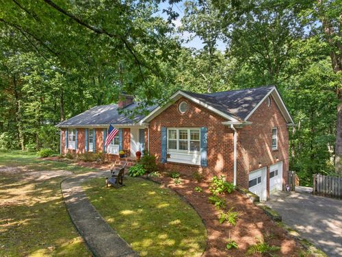 926 Glamis Cir, Signal Mountain, TN, 37377-1930 | Card Image