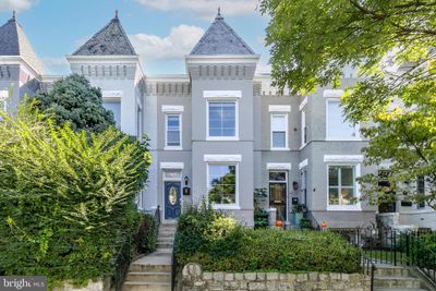 527 12 Th Street Ne, Townhouse with 4 bedrooms, 2 bathrooms and null parking in WASHINGTON DC | Image 1