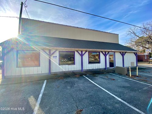 202 S Pine St, Pink Hill, NC, 28572-8065 | Card Image