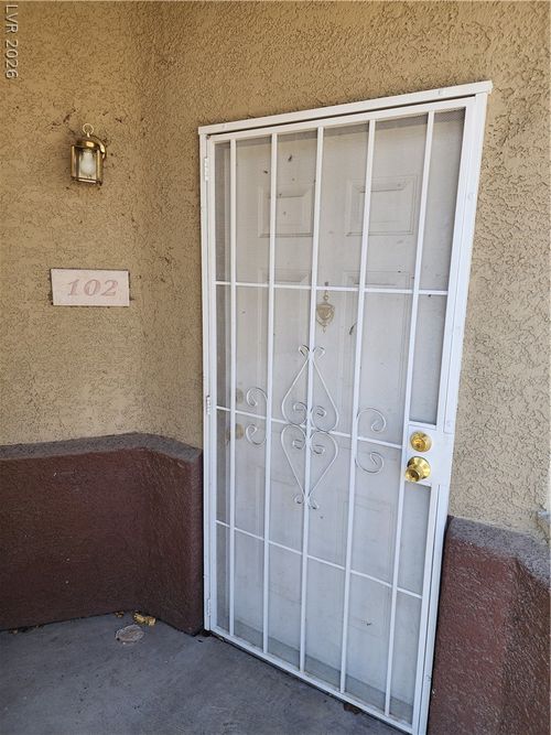 102-3933 Lazy Pine St, Las Vegas, NV, 89108-8151 | Card Image