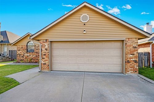 427 Sw 80th St, Lawton, OK, 73505-6442 | Card Image
