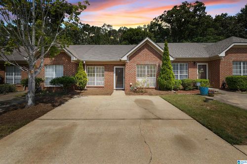 2791 Southwood Ln, BESSEMER, AL, 35022-5692 | Card Image